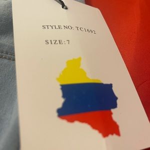 Colombian Jean Capri Skinny size 7 light blue